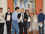 Кузнецких студентов поздравили с праздником